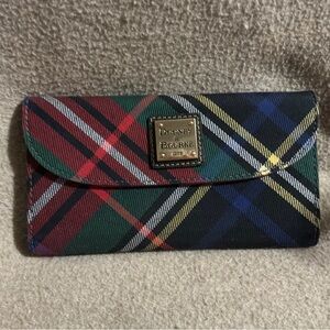 EUC Dooney & Bourke Multicolor Plaid Tartan Continental Clutch/Wallet
